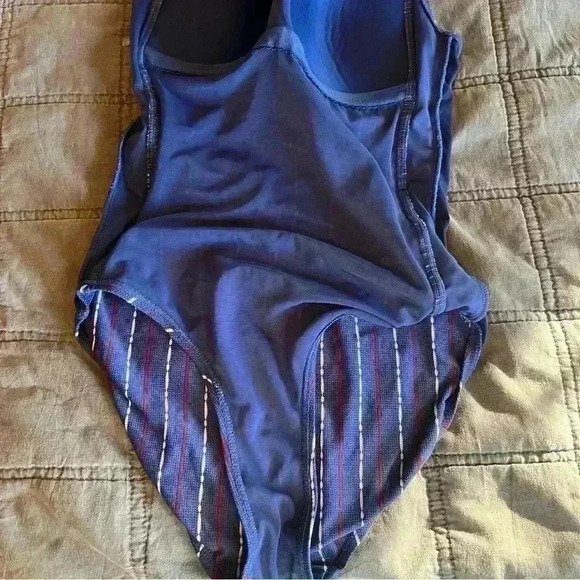 Nip Tuck Swim Striped One Piece Swimsuit Swimwear - Picture 4 of 6